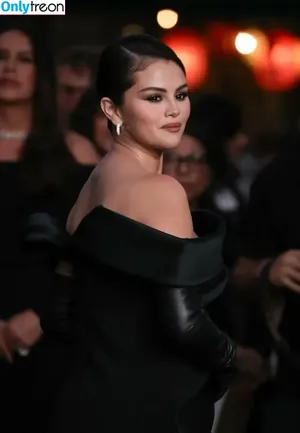 Selena Gomez / selena.gomez / selenagomez nude photo #8092