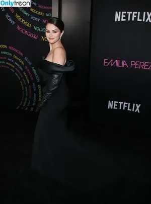 Selena Gomez / selena.gomez / selenagomez nude photo #8094