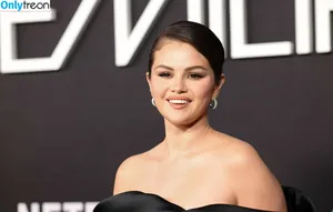 Selena Gomez / selena.gomez / selenagomez nude photo #8121