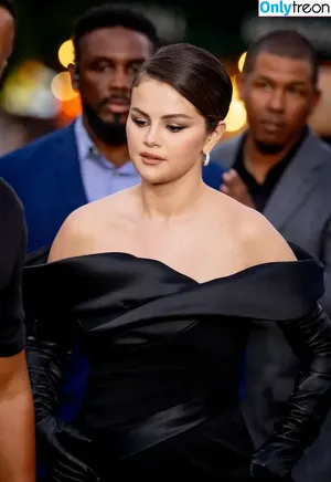 Selena Gomez / selena.gomez / selenagomez nude photo #8124