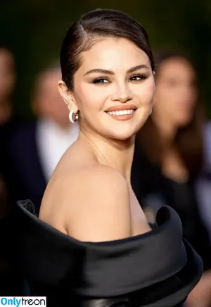 Selena Gomez / selena.gomez / selenagomez nude photo #8133