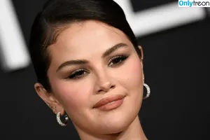 Selena Gomez / selena.gomez / selenagomez nude photo #8146