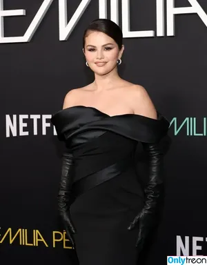 Selena Gomez / selena.gomez / selenagomez nude photo #8148