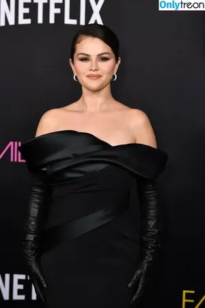 Selena Gomez / selena.gomez / selenagomez nude photo #8159
