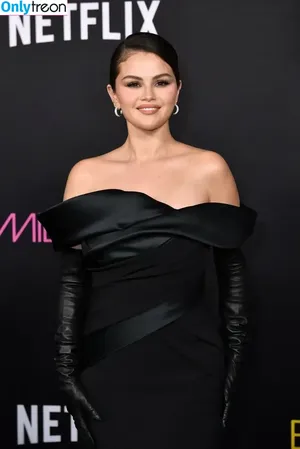 Selena Gomez / selena.gomez / selenagomez nude photo #8160