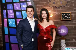 Selena Gomez / selena.gomez / selenagomez nude photo #8330