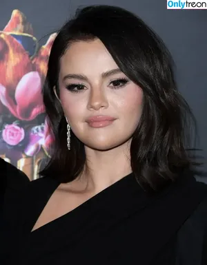 Selena Gomez / selena.gomez / selenagomez nude photo #8478