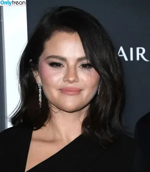 Selena Gomez / selena.gomez / selenagomez nude photo #8479