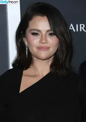 Selena Gomez / selena.gomez / selenagomez nude photo #8480