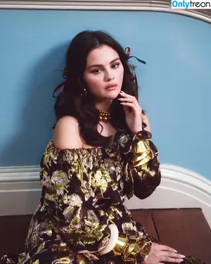 Selena Gomez / selena.gomez / selenagomez nude photo #8841