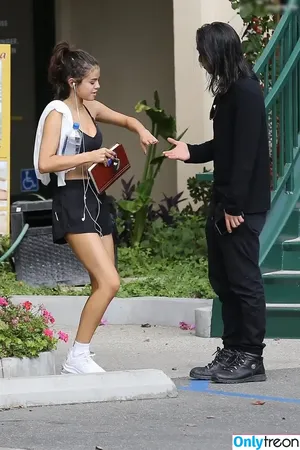 Selena Gomez / selena.gomez / selenagomez nude photo #8922