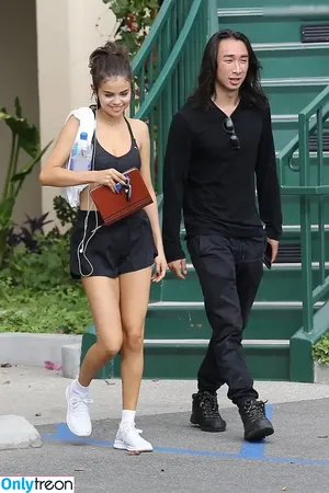 Selena Gomez / selena.gomez / selenagomez nude photo #8950