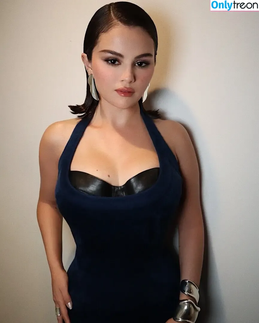 Selena Gomez nude photo #8078 (selena.gomez / selenagomez)
