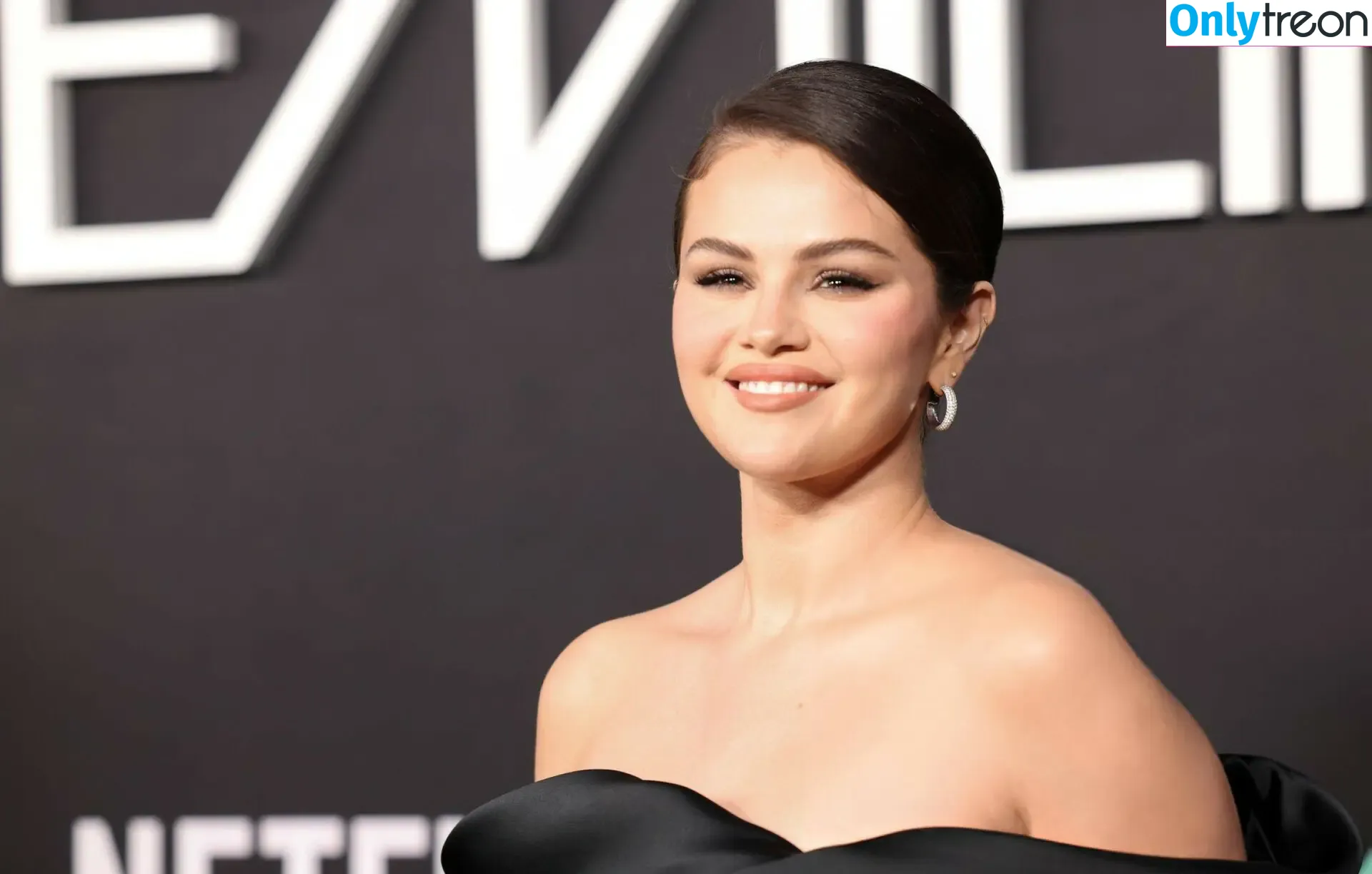 Selena Gomez nude photo #8123 (selena.gomez / selenagomez)