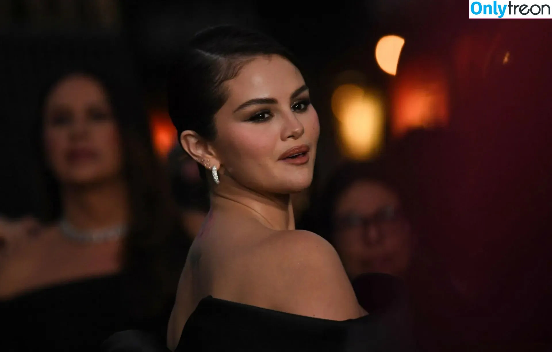 Selena Gomez nude photo #8132 (selena.gomez / selenagomez)