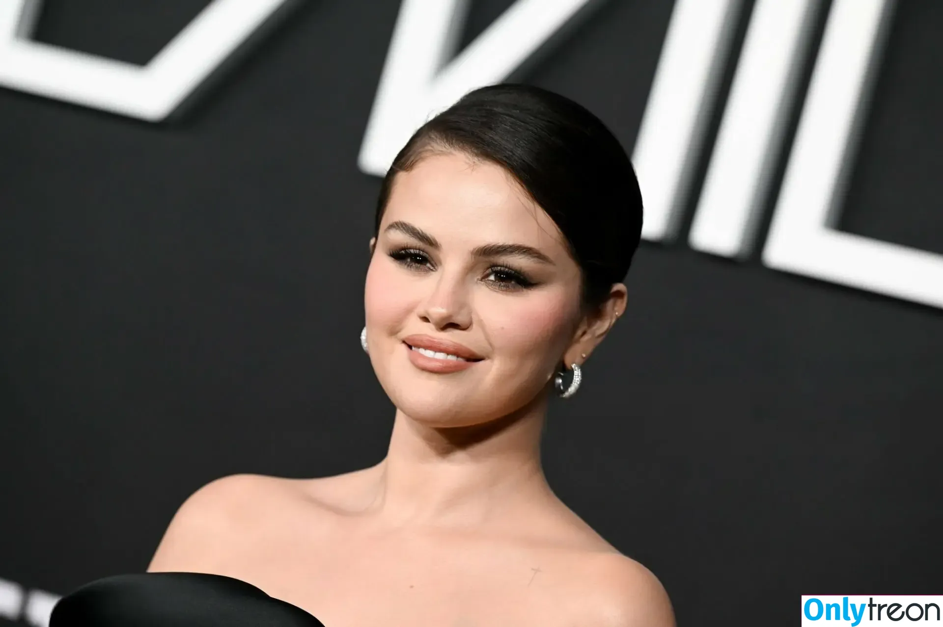 Selena Gomez nude photo #8154 (selena.gomez / selenagomez)