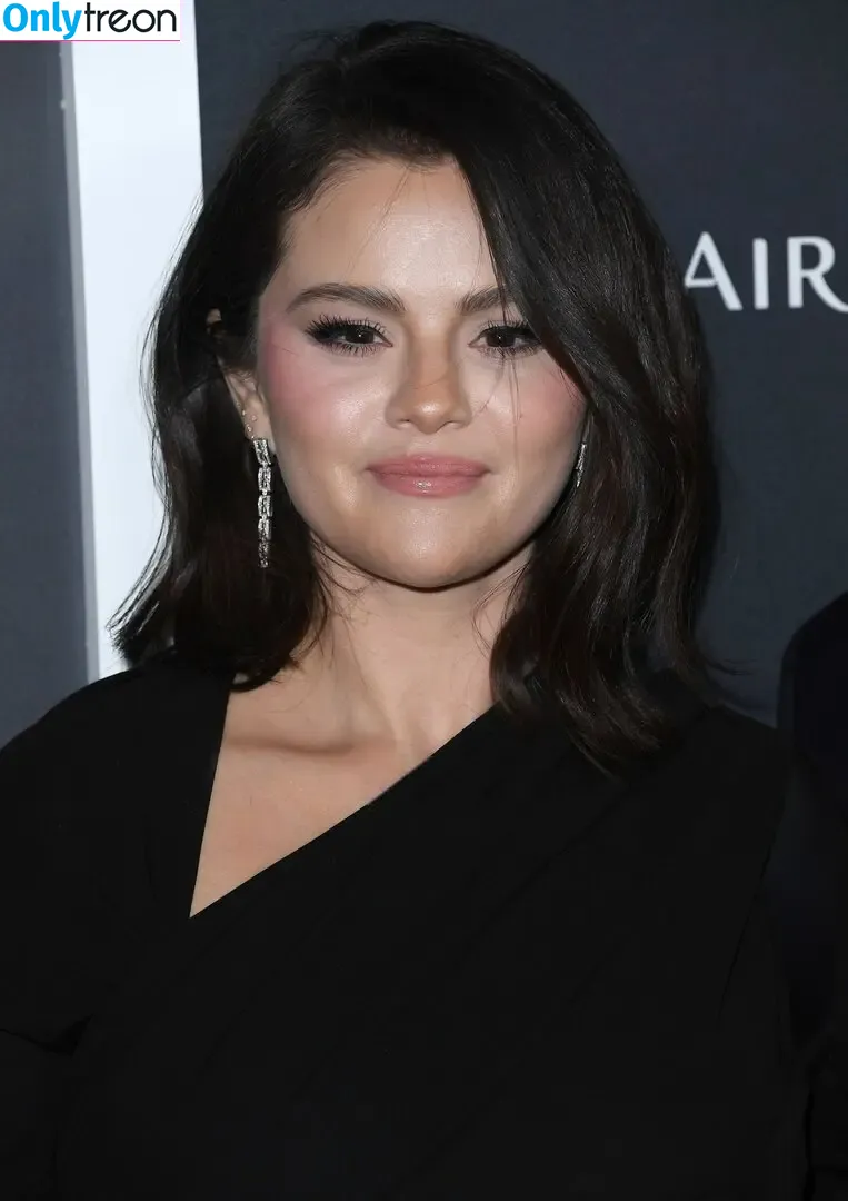 Selena Gomez nude photo #8480 (selena.gomez / selenagomez)