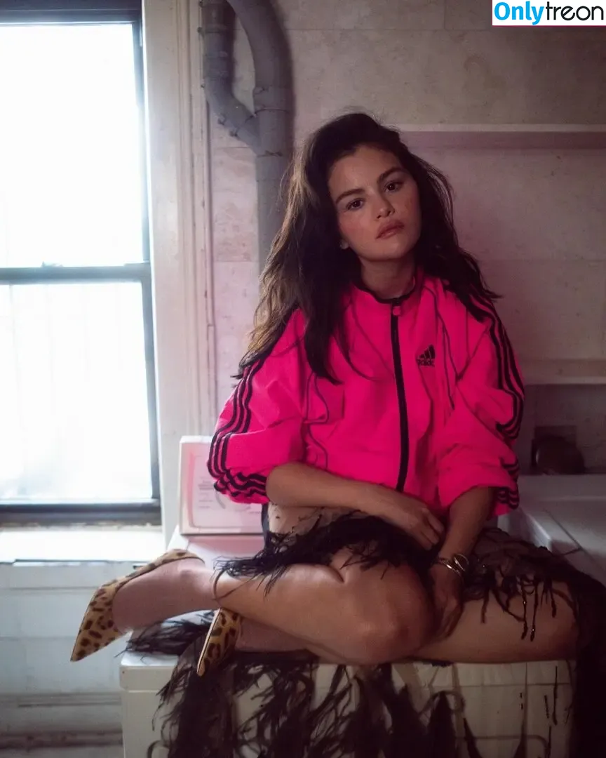Selena Gomez nude photo #8848 (selena.gomez / selenagomez)