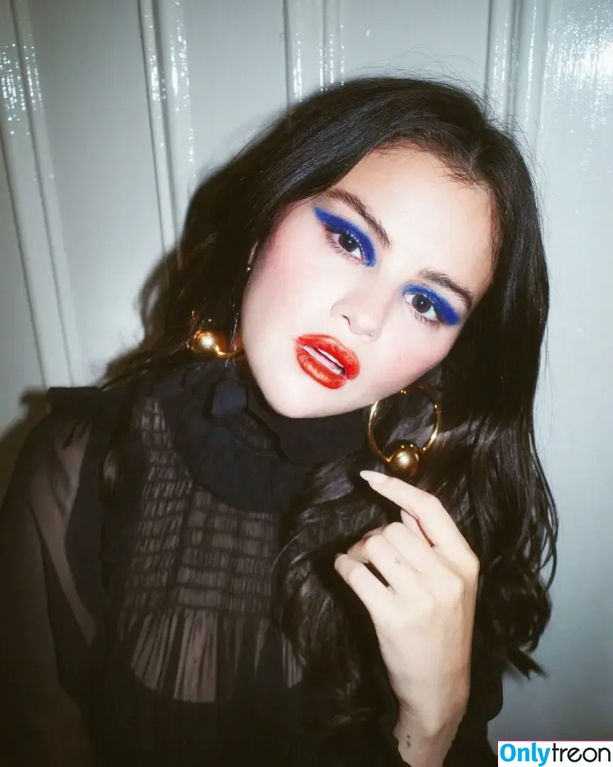 Selena Gomez nude photo #8850 (selena.gomez / selenagomez)