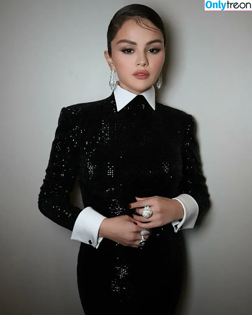 Selena Gomez nude photo #8893 (selena.gomez / selenagomez)