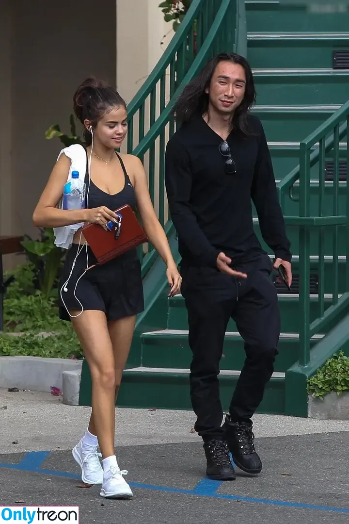 Selena Gomez nude photo #8948 (selena.gomez / selenagomez)