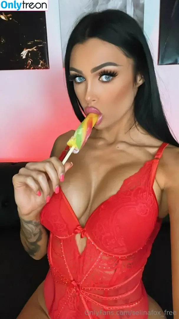 Selina Fox nude photo #0002 (selinafox_official)