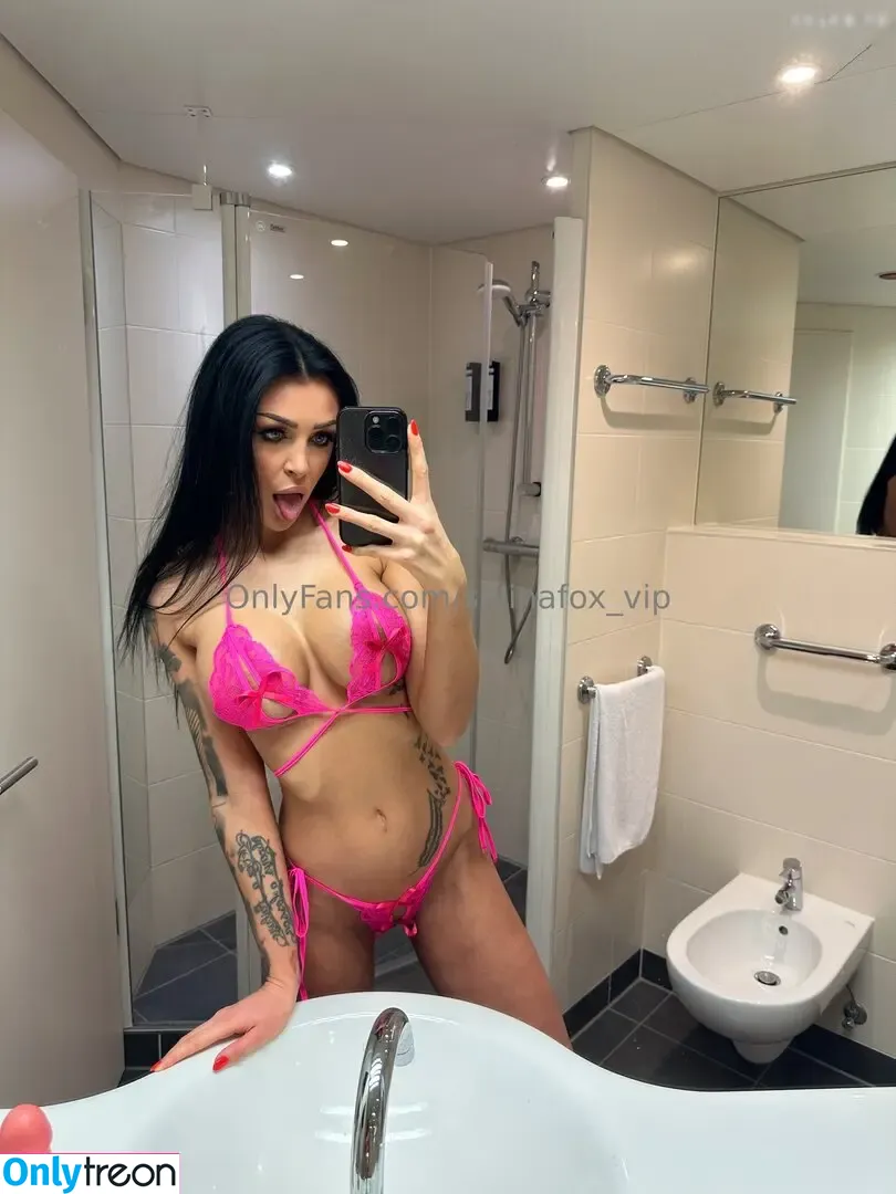 Selina Fox nude photo #0042 (selinafox_official)