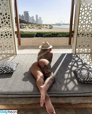 Selina Metzger / Rawrrr_ / lina.rawrrr nude photo #0031