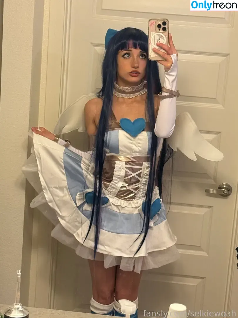 selkiewoah nude photo #0177 (selkiewoah)