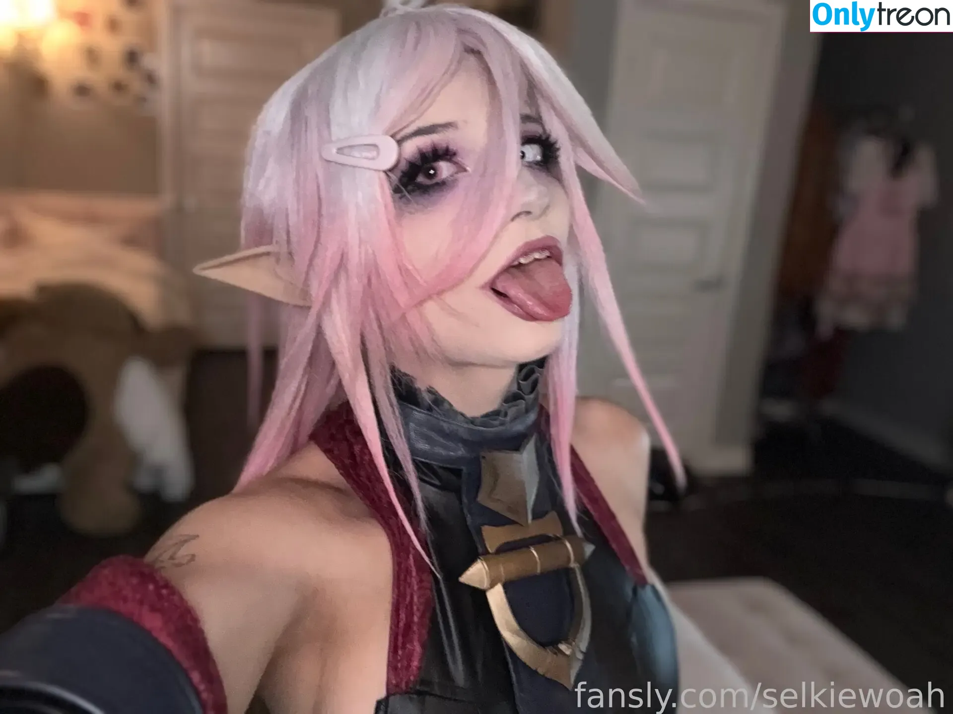 selkiewoah nude photo #0220 (selkiewoah)