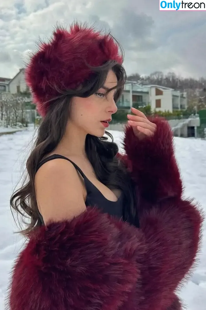 Semiraminta nude photo #0006 (Yeliz Korkmaz)