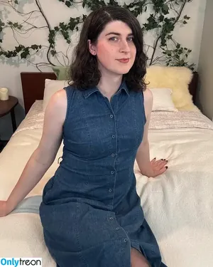 SerafinaFell nude photo #0001