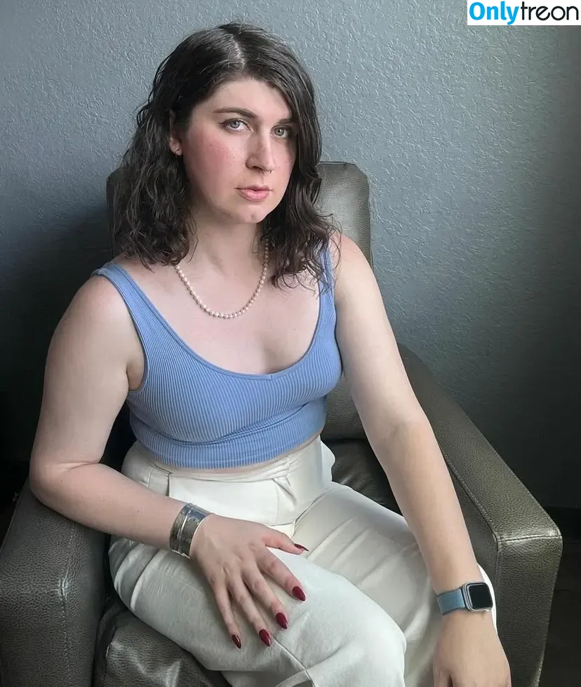SerafinaFell nude photo #0011 (SerafinaFell)