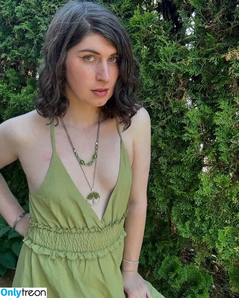 SerafinaFell nude photo #0025 (SerafinaFell)