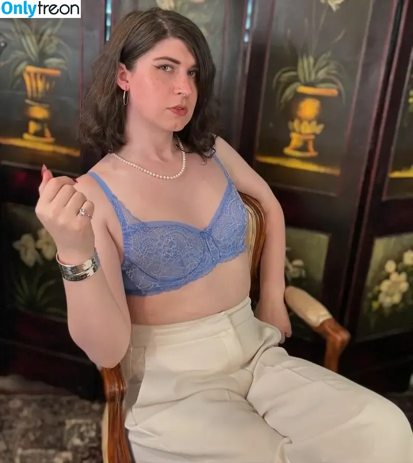 SerafinaFell nude photo #0027 (SerafinaFell)