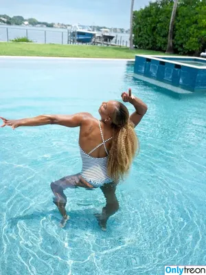 Serena Williams / serenawilliams nude photo #0537