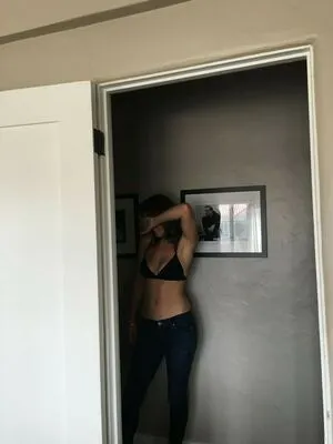 Serinda Swan / serindaswan nude photo #0012