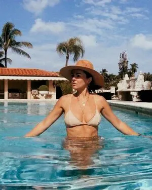 Serinda Swan / serindaswan nude photo #0018
