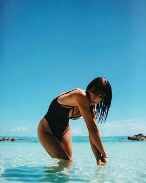 Serinda Swan / serindaswan nude photo #0020