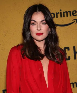 Serinda Swan / serindaswan nude photo #0052