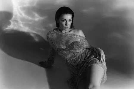 Serinda Swan / serindaswan nude photo #0191