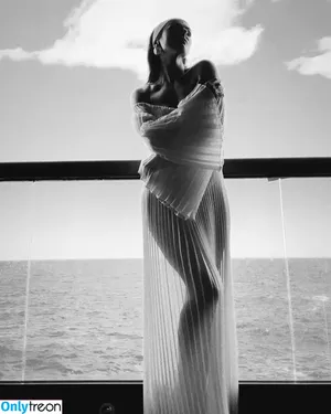 Serinda Swan / serindaswan nude photo #0643