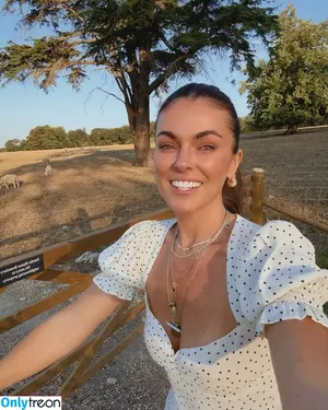 Serinda Swan / serindaswan nude photo #0718
