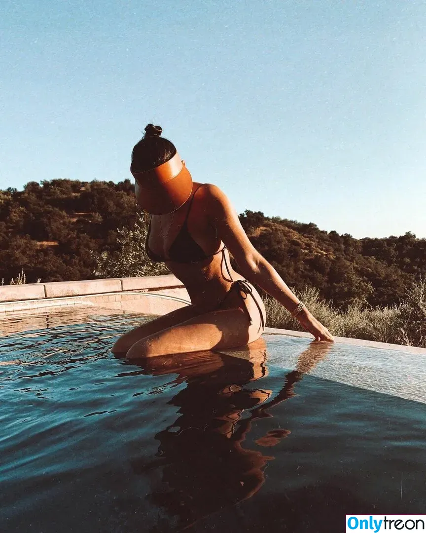 Serinda Swan nude photo #0027 (serindaswan)
