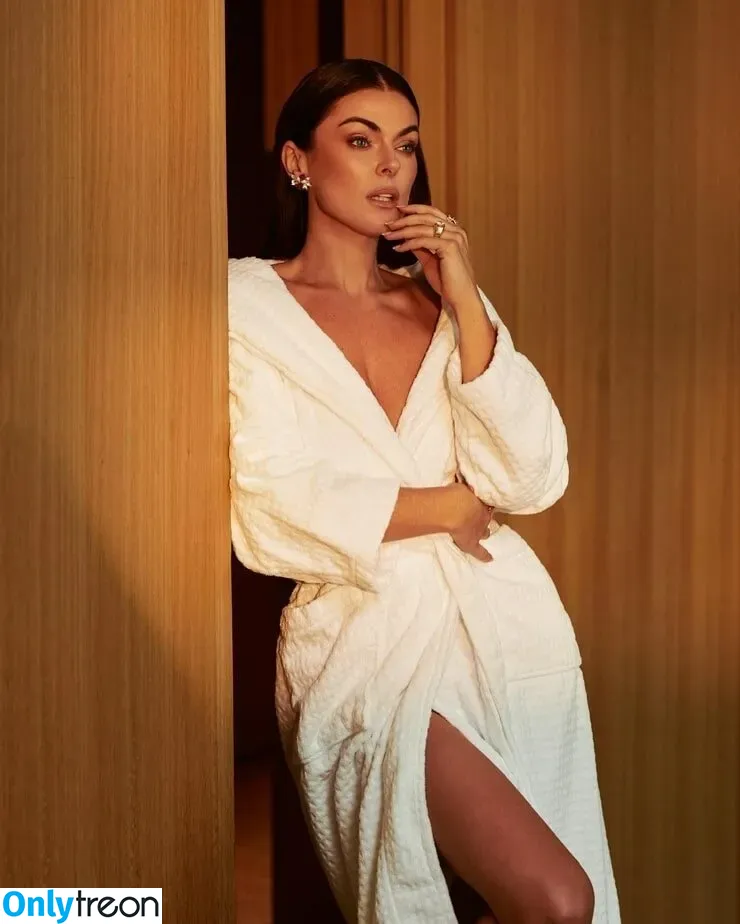 Serinda Swan nude photo #0076 (serindaswan)