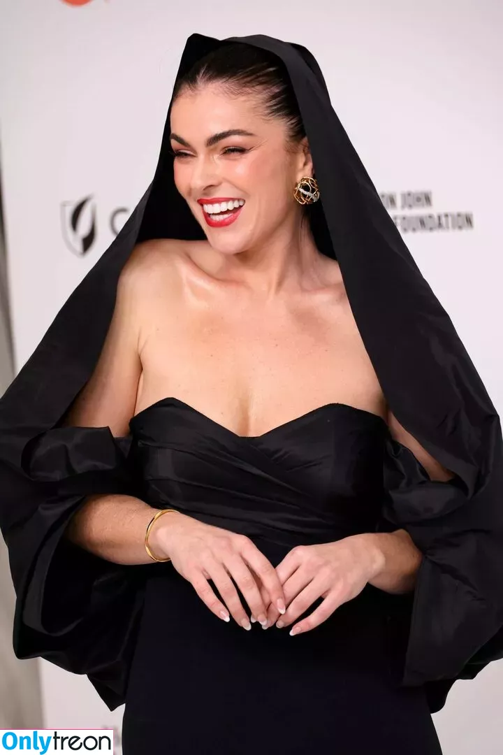 Serinda Swan nude photo #0161 (serindaswan)