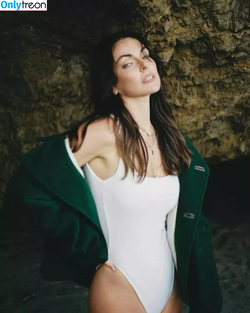 Serinda Swan nude photo #0184 (serindaswan)