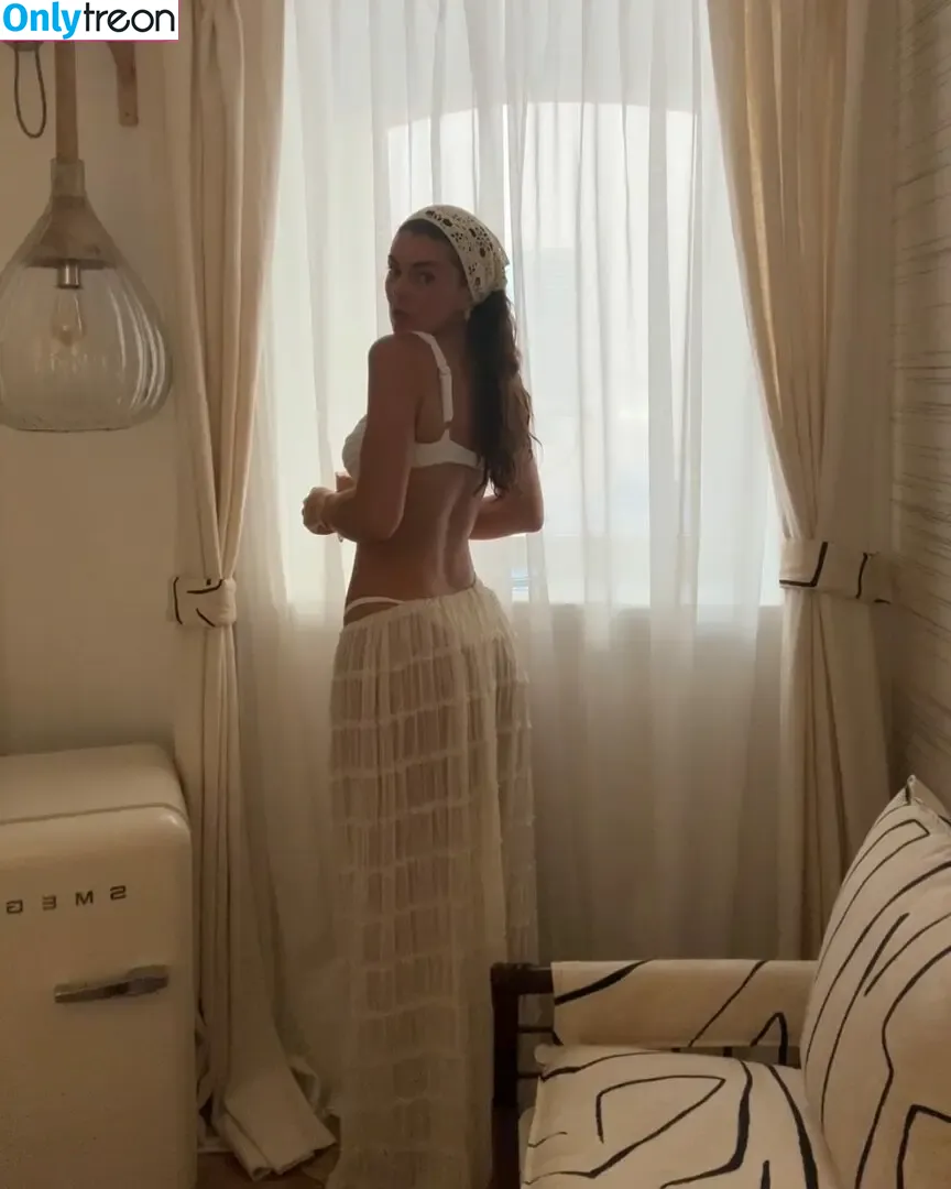Serinda Swan nude photo #0708 (serindaswan)