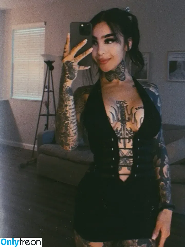 serrahassi nude photo #0006 (serrah_assi / serrahthebiker)