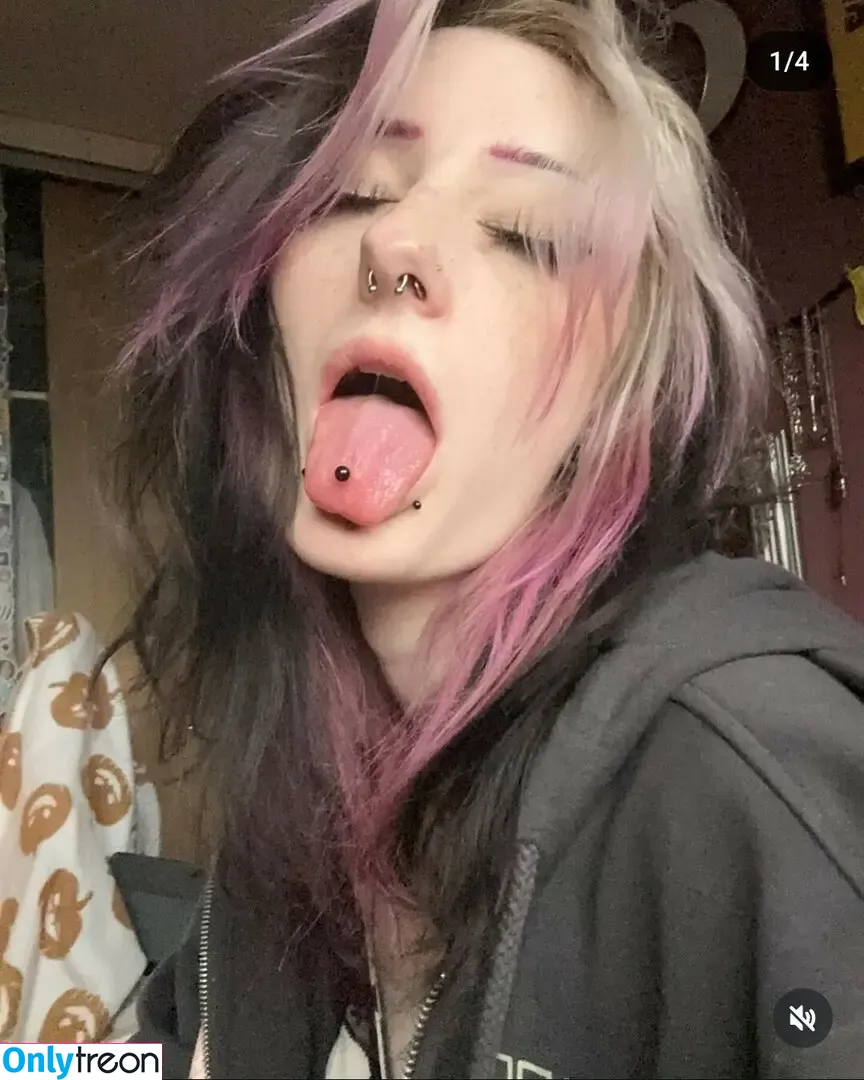 Sexy.ghost.xox nude photo #0002 (meg_worton)